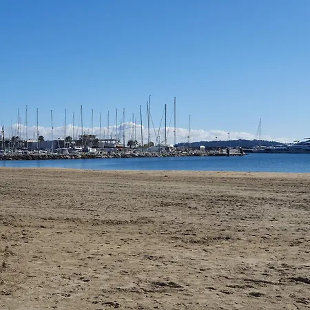 T2 Renove Premium - Parking Prive - Clim - 300 M Plage - Wifi - Balcon