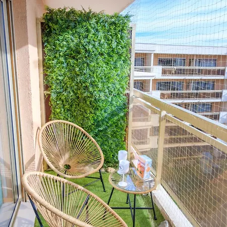T2 Renove Premium - Parking Prive - Clim - 300 M Plage - Wifi - Balcon * סן-מקסים