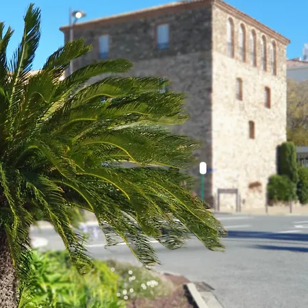 דירה T2 Renove Premium - Parking Prive - Clim - 300 M Plage - Wifi - Balcon *